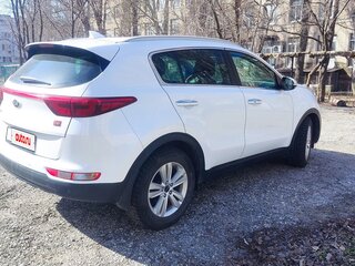 2018 Kia Sportage IV Рестайлинг, белый, 2499000 рублей, вид 3