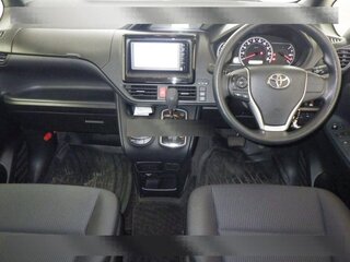 2015 Toyota Noah III (R80), белый, 1780000 рублей, вид 4