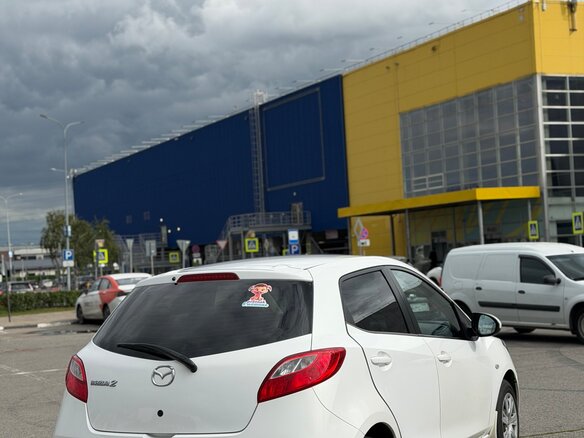 2011 Mazda 2 II Рестайлинг (DE2), белый - вид 4