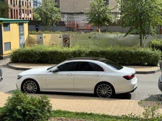 2020 Mercedes-Benz E-Класс 350 V (W213, S213, C238) Рестайлинг, белый, 5100000 рублей, вид 4