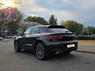 2018 Porsche Macan I, чёрный, 3000000 рублей, вид 4