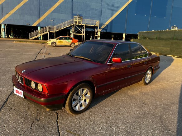 1989 BMW 5 серии 520i III (E34), красный