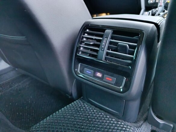 2017 Volkswagen Passat B8, чёрный, 1850000 рублей - вид 16