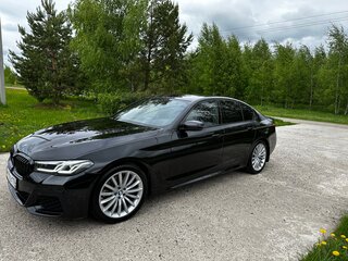 2020 BMW 5 серии 530d xDrive VII (G30/G31/G38) Рестайлинг, чёрный, 6400000 рублей, вид 3