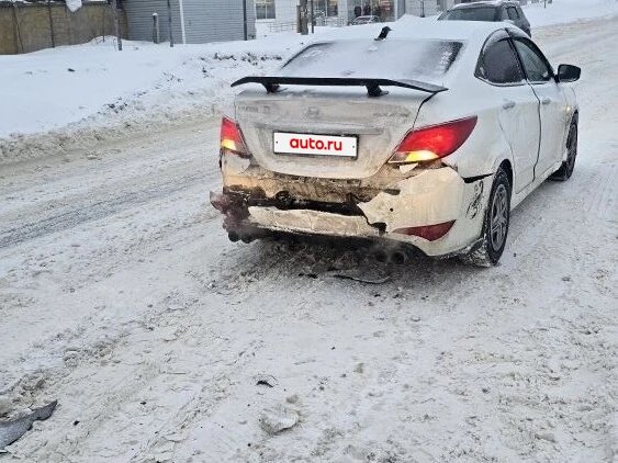 2014 Toyota Wish II Рестайлинг, белый - вид 4