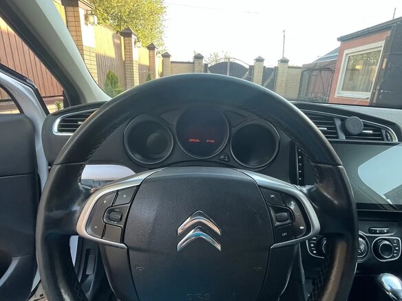 2013 Citroen C4 II, белый, 790000 рублей - вид 5