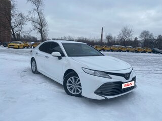 2020 Toyota Camry VIII (XV70), белый, 3000000 рублей, вид 3