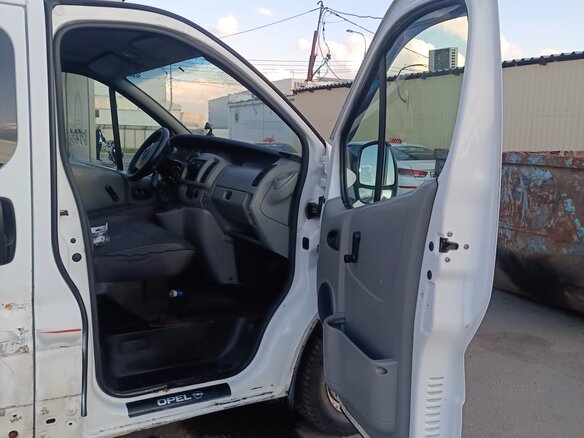 2003 Opel Vivaro, белый, 650000 рублей - вид 3