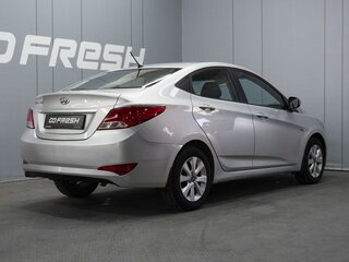 2016 Hyundai Solaris I Рестайлинг, серебристый, 795000 рублей, вид 2