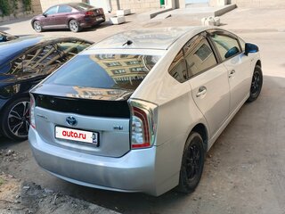 2015 Toyota Prius III Рестайлинг (XW30), серебристый, 950000 рублей, вид 2