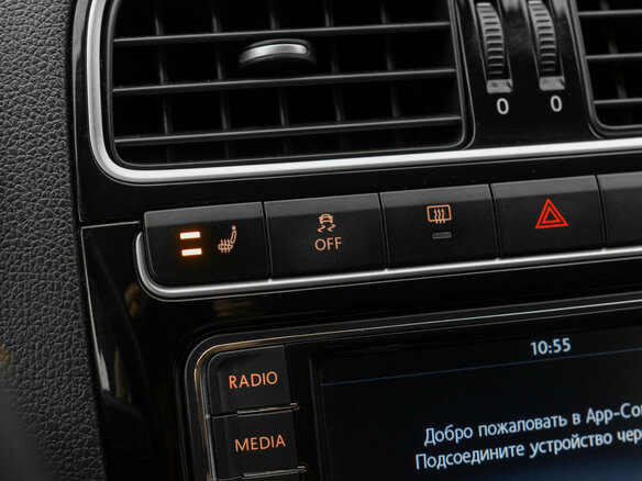 2018 Volkswagen Polo V Рестайлинг, серебристый, 1470000 рублей - вид 19