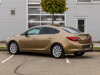 2013 Opel Astra J Рестайлинг, бежевый, 895000 рублей, вид 4