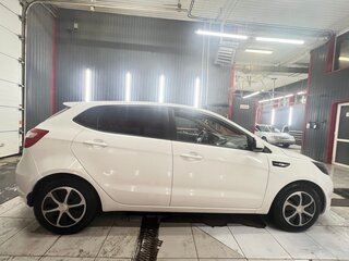 2015 Kia Rio III, белый, 940000 рублей, вид 2