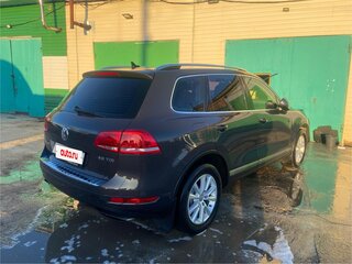 2012 Volkswagen Touareg II, чёрный, 1700000 рублей, вид 2