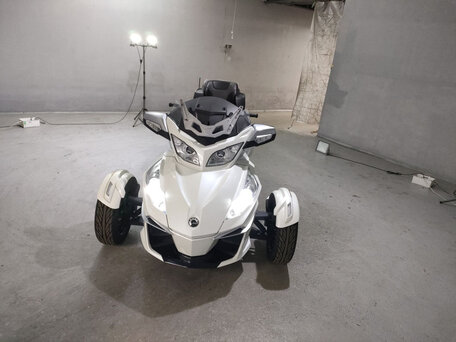 2014 BRP Can-Am Spyder, белый, 1600000 рублей, вид 2