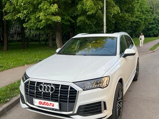 2020 Audi Q7 45 TFSI II (4M) Рестайлинг, белый, 5700000 рублей, вид 2