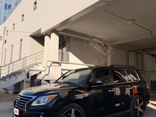 2010 Lexus LX 570 III, чёрный, 5000000 рублей, вид 3