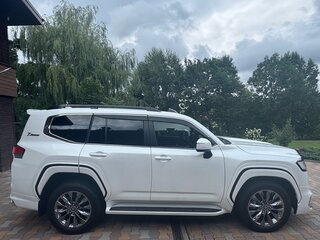 2021 Toyota Land Cruiser 300 Series, белый, 13900000 рублей, вид 4