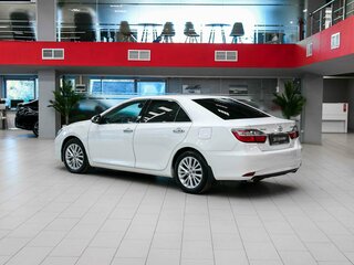 2015 Toyota Camry VII (XV50) Рестайлинг, белый, 1550000 рублей, вид 4