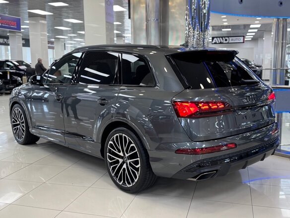 2025 Audi Q7 50 TDI II (4M) Рестайлинг 2, серый, 14999000 рублей - вид 7