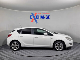 2011 Opel Astra J, белый, 522000 рублей, вид 3