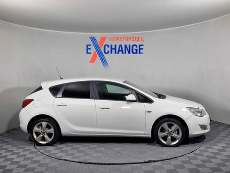 2011 Opel Astra J, белый, 522000 рублей, вид 3
