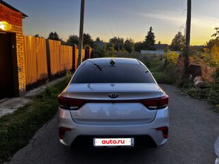 2019 Kia Rio IV, серебристый, 1500000 рублей, вид 3