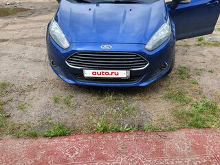 2015 Ford Fiesta Mk6 Рестайлинг, синий, 850000 рублей, вид 1