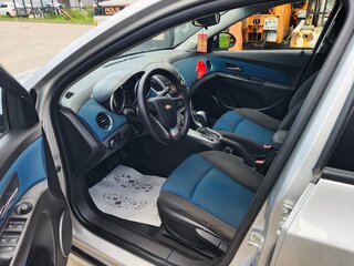 2013 Chevrolet Cruze I Рестайлинг, серебристый, 625000 рублей, вид 4