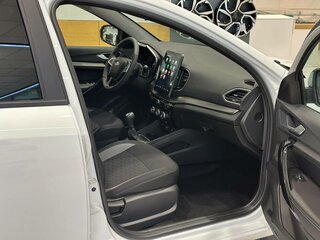 2026 Lada (ВАЗ) Vesta I Рестайлинг (NG), белый, 2010000 рублей, вид 5