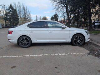 2016 Skoda Superb III, белый, 1820000 рублей, вид 2