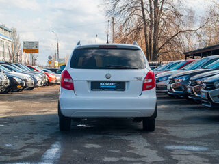2010 Skoda Fabia II Рестайлинг, белый, 469000 рублей, вид 4