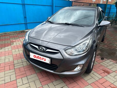 2013 Hyundai Solaris I, чёрный, 680000 рублей, вид 2