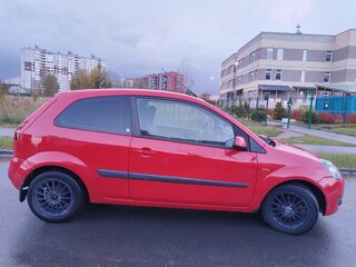 2006 Ford Fiesta Mk5, красный, 300000 рублей, вид 4