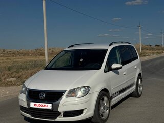 2009 Volkswagen Touran I Рестайлинг, белый, 800000 рублей, вид 1