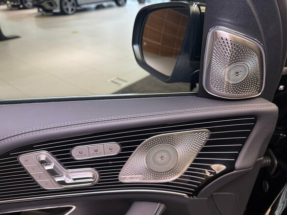 2024 Mercedes-Benz Maybach GLS 600 I, чёрный, 32999000 рублей - вид 11