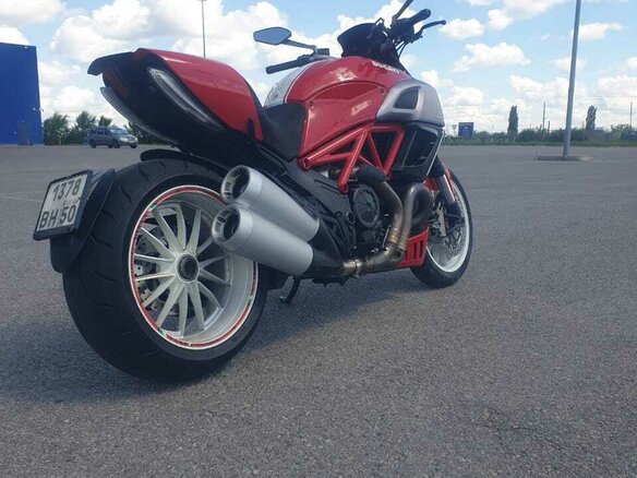 2013 Ducati Diavel, красный, 850000 рублей - вид 4
