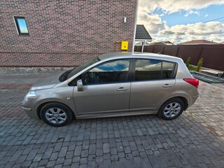 2012 Nissan Tiida I Рестайлинг, коричневый, 1020000 рублей, вид 5