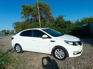 2016 Kia Rio III Рестайлинг, белый, 1067000 рублей, вид 5