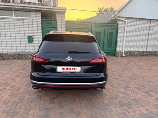 2019 Volkswagen Touareg III, синий, 5100000 рублей, вид 3
