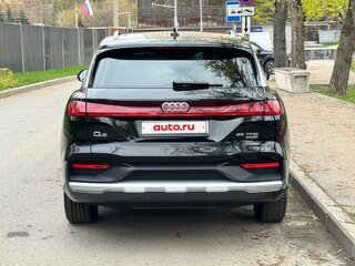 2023 Audi Q6 45 TFSI, чёрный, 5500000 рублей, вид 5