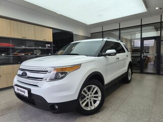 2013 Ford Explorer V, белый, 1700000 рублей, вид 1