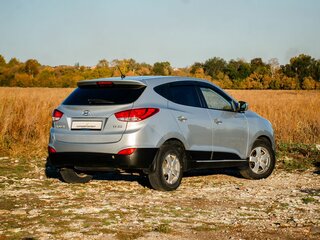2013 Hyundai ix35 I, серебристый, 970000 рублей, вид 2