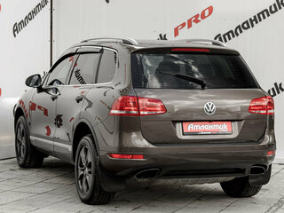 2012 Volkswagen Touareg II, коричневый, 1730000 рублей, вид 5
