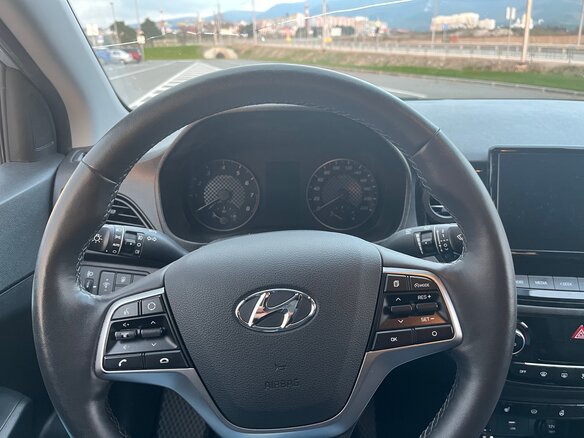 2022 Hyundai Accent V Рестайлинг, серебристый, 1900000 рублей - вид 11