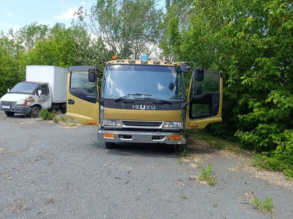 1992 Isuzu Forward (F-Series), золотистый, 3650000 рублей - вид 1
