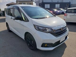 2022 Honda Freed+ II Рестайлинг, белый, 1288000 рублей, вид 3