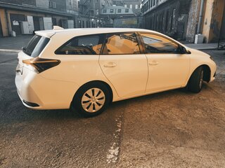 2016 Toyota Auris II Рестайлинг, белый, 1600000 рублей, вид 4