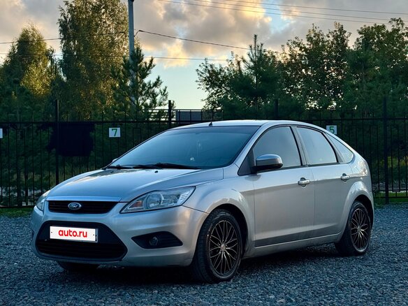 2010 Ford Focus II Рестайлинг, серебристый, 559000 рублей - вид 5