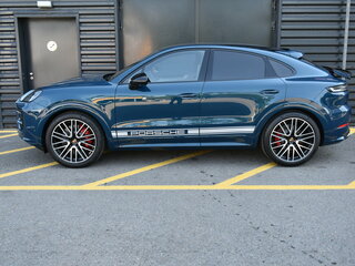 2026 Porsche Cayenne GTS Coupé III Рестайлинг, синий, 26700000 рублей, вид 2